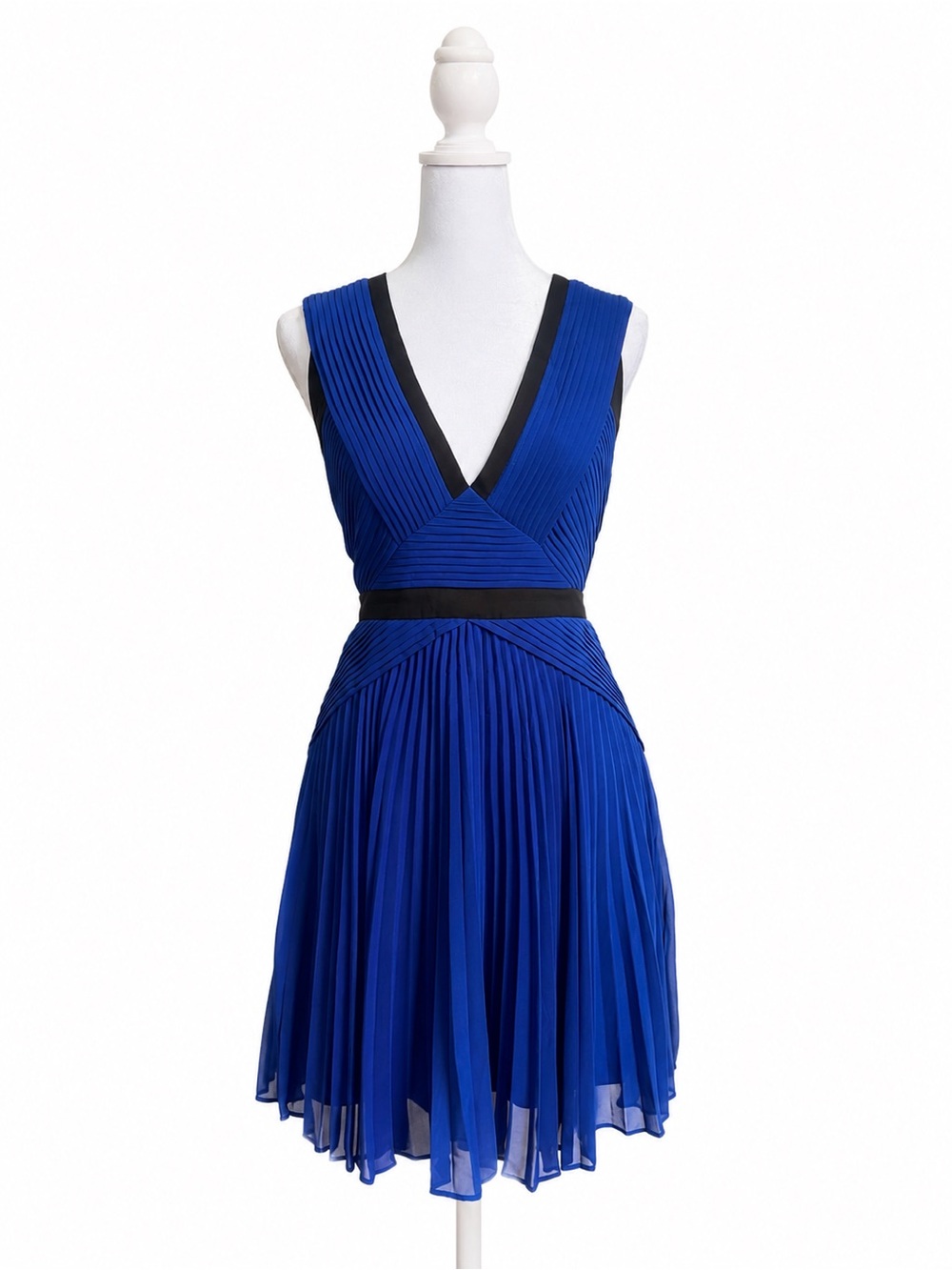 BCBG Max Azria Pleated Fit & Flare V Neck Dress Cobalt Blue Size 6